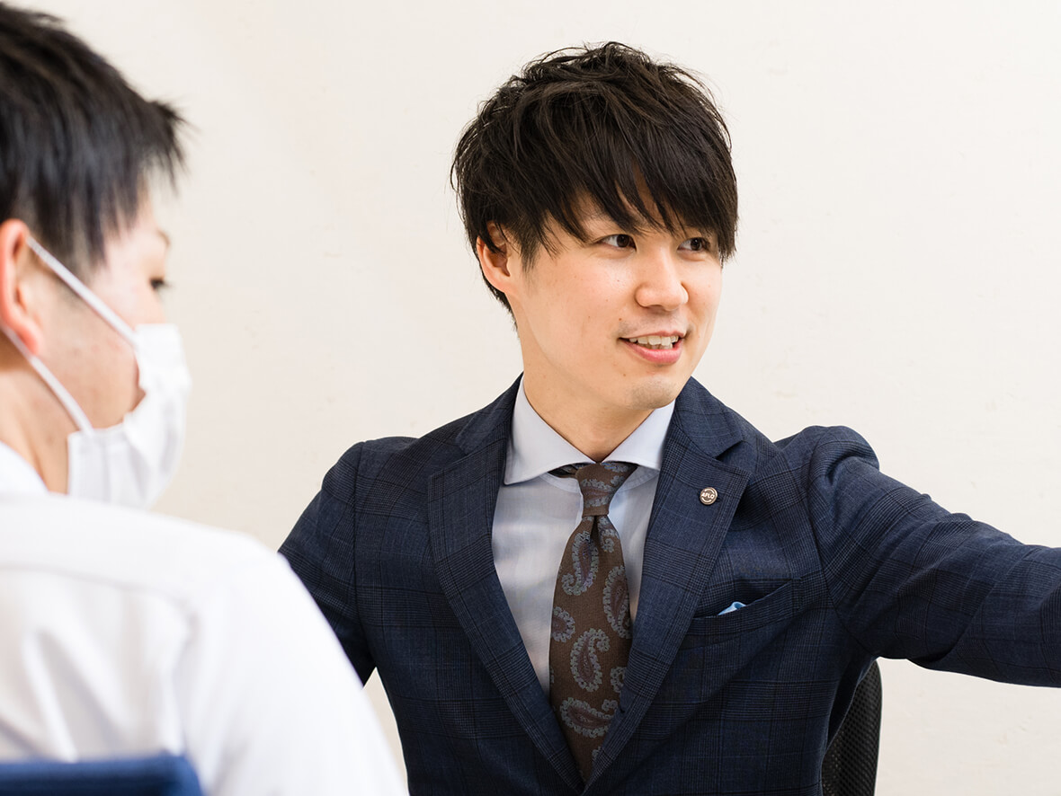 お客さまとお話しするイメージ